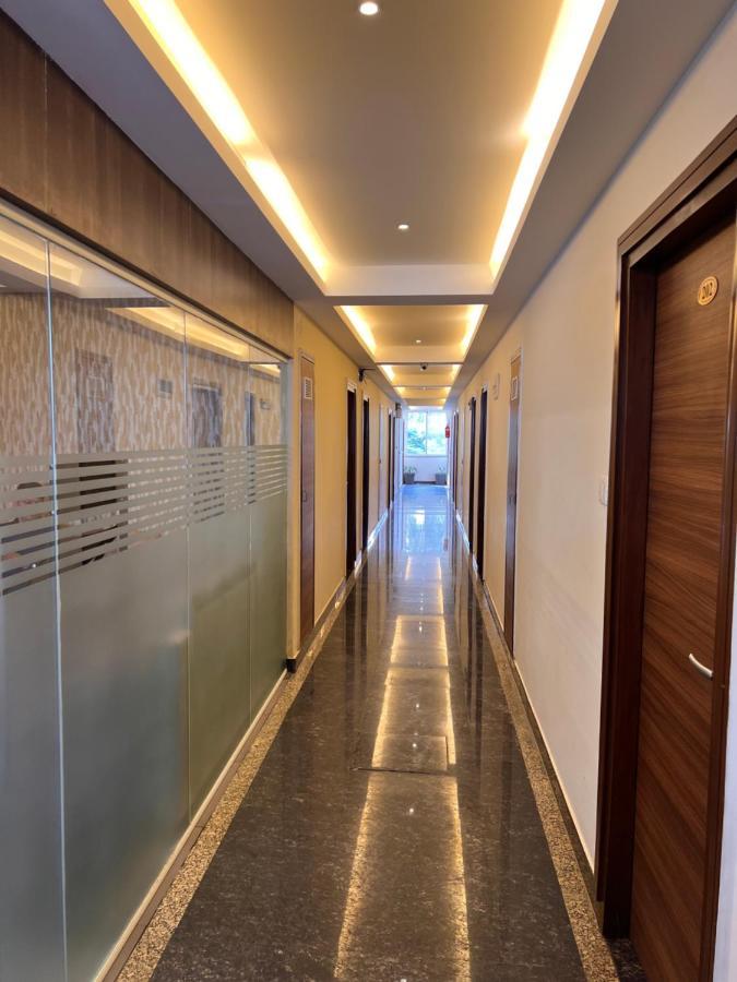 Royal Indraprastha The Hotel Bangalore Exterior photo